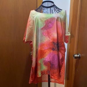 Perfect pop of spring tunic